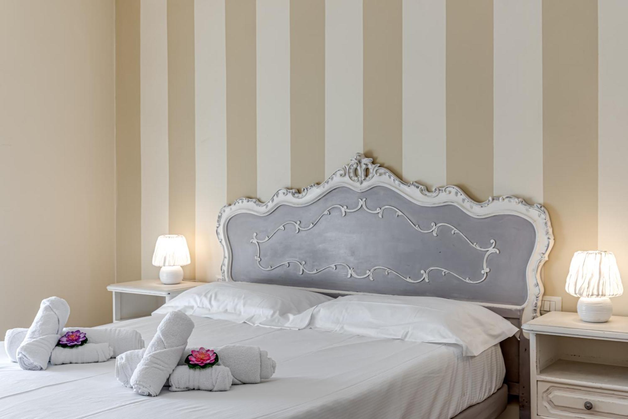 Flora - Sweet Dreams In Appartement